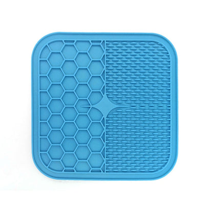 Dach Everywhere™ Pet Licking Mat for slow feeding